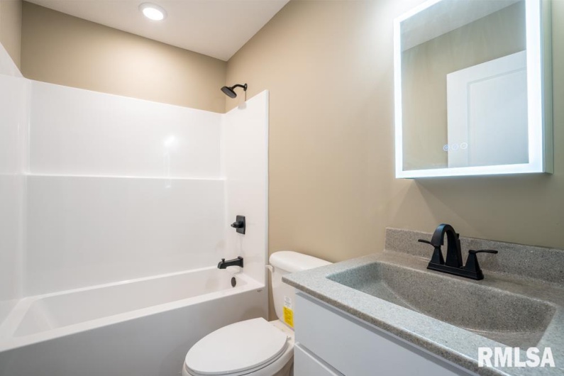 1801 ADAMS Street, Herrin, Illinois 62948, 3 Bedrooms Bedrooms, 0 ,2 BathroomsBathrooms,Residential,For Sale,ADAMS,0,RMAPA1263559