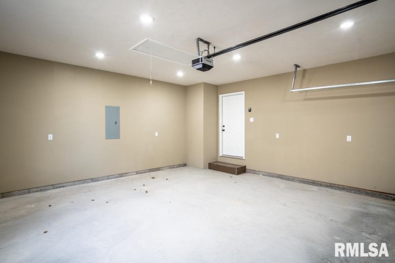 1801 ADAMS Street, Herrin, Illinois 62948, 3 Bedrooms Bedrooms, 0 ,2 BathroomsBathrooms,Residential,For Sale,ADAMS,0,RMAPA1263559