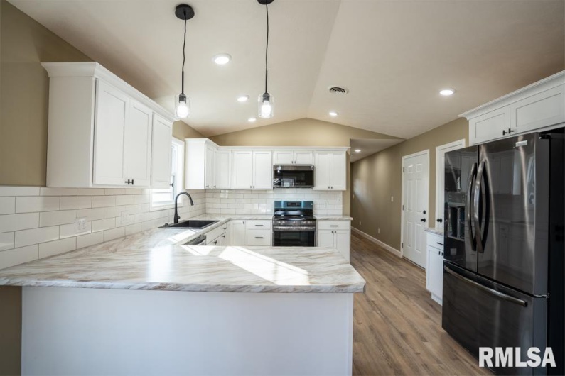 1801 ADAMS Street, Herrin, Illinois 62948, 3 Bedrooms Bedrooms, 0 ,2 BathroomsBathrooms,Residential,For Sale,ADAMS,0,RMAPA1263559