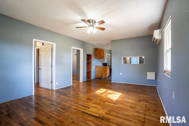 1500 13TH Street, Herrin, Illinois 62948, 3 Bedrooms Bedrooms, 0 ,2 BathroomsBathrooms,Residential,For Sale,13TH,0,RMAPA1263561