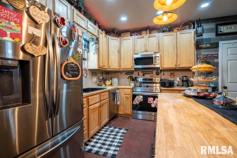 13261 CASEY Road, Marion, Illinois 62959, 3 Bedrooms Bedrooms, 0 ,2 BathroomsBathrooms,Residential,For Sale,CASEY,0,RMAPA1263562