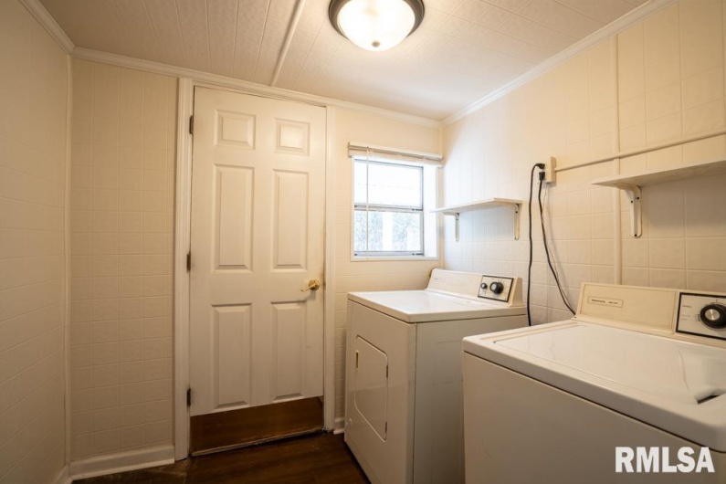 1713 DEWEY Street, Marion, Illinois 62959, 2 Bedrooms Bedrooms, 0 ,1 BathroomBathrooms,Residential,For Sale,DEWEY,0,RMAPA1263565