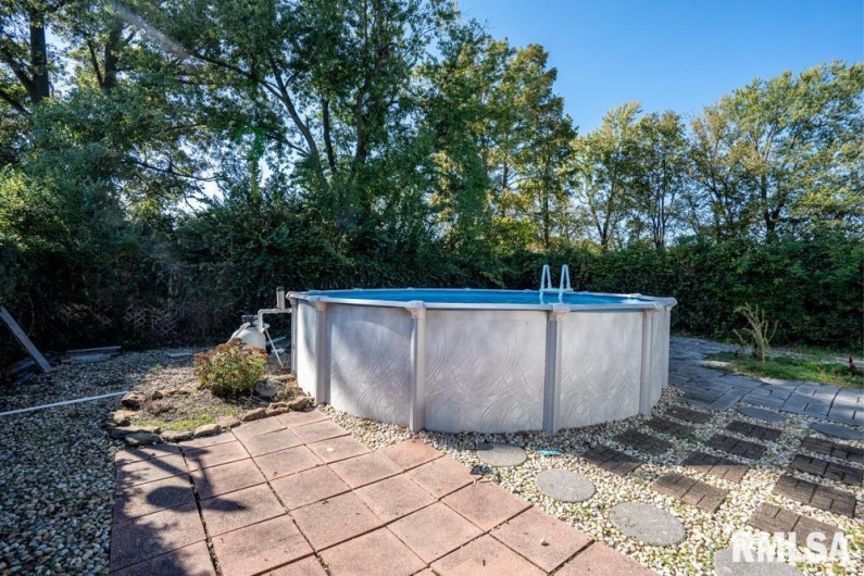 1713 DEWEY Street, Marion, Illinois 62959, 2 Bedrooms Bedrooms, 0 ,1 BathroomBathrooms,Residential,For Sale,DEWEY,0,RMAPA1263565