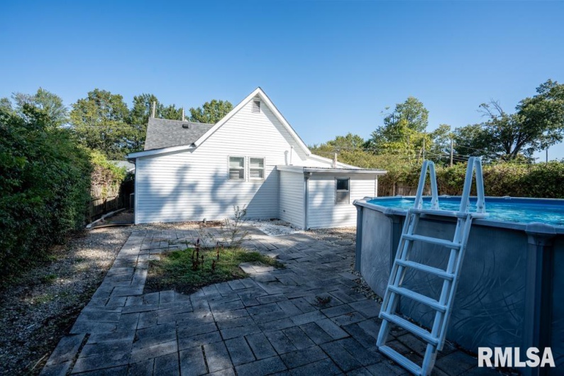 1713 DEWEY Street, Marion, Illinois 62959, 2 Bedrooms Bedrooms, 0 ,1 BathroomBathrooms,Residential,For Sale,DEWEY,0,RMAPA1263565