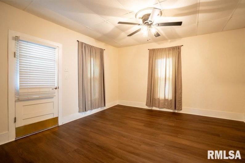 1713 DEWEY Street, Marion, Illinois 62959, 2 Bedrooms Bedrooms, 0 ,1 BathroomBathrooms,Residential,For Sale,DEWEY,0,RMAPA1263565