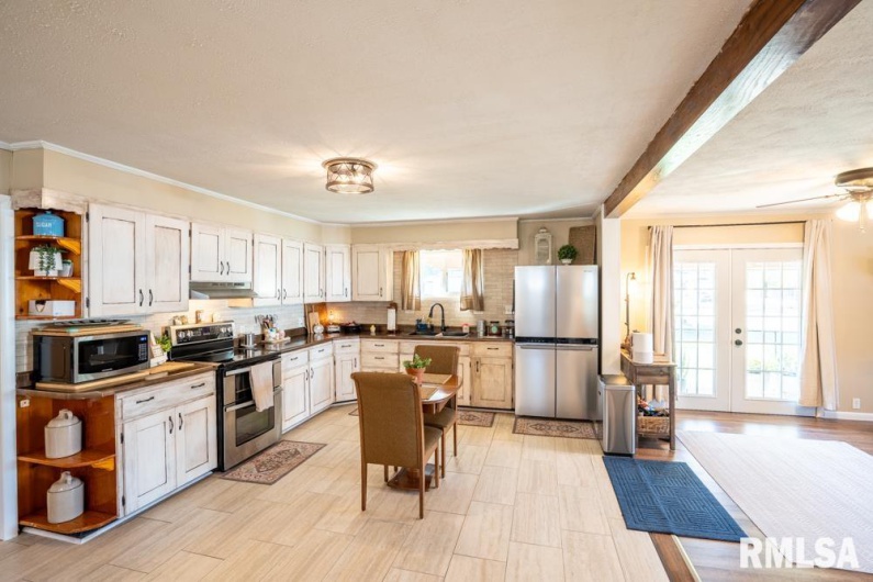 516 8TH Street, Herrin, Illinois 62948, 3 Bedrooms Bedrooms, 0 ,2 BathroomsBathrooms,Residential,For Sale,8TH,0,RMAPA1263566