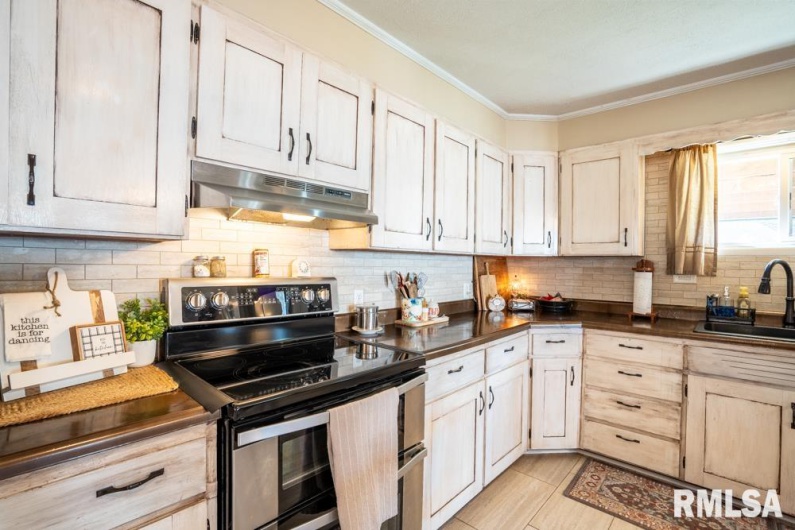 516 8TH Street, Herrin, Illinois 62948, 3 Bedrooms Bedrooms, 0 ,2 BathroomsBathrooms,Residential,For Sale,8TH,0,RMAPA1263566