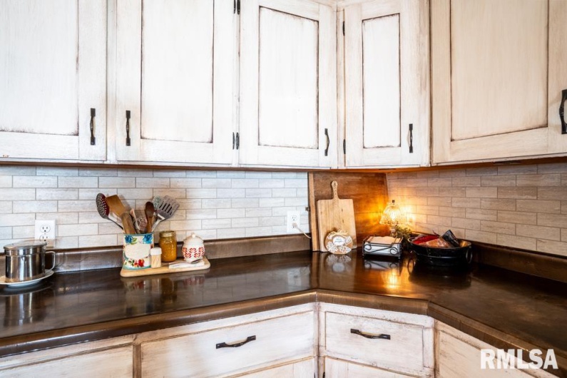 516 8TH Street, Herrin, Illinois 62948, 3 Bedrooms Bedrooms, 0 ,2 BathroomsBathrooms,Residential,For Sale,8TH,0,RMAPA1263566