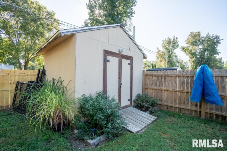 516 8TH Street, Herrin, Illinois 62948, 3 Bedrooms Bedrooms, 0 ,2 BathroomsBathrooms,Residential,For Sale,8TH,0,RMAPA1263566