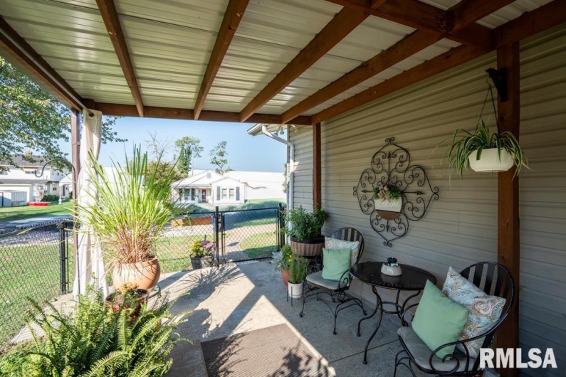 516 8TH Street, Herrin, Illinois 62948, 3 Bedrooms Bedrooms, 0 ,2 BathroomsBathrooms,Residential,For Sale,8TH,0,RMAPA1263566