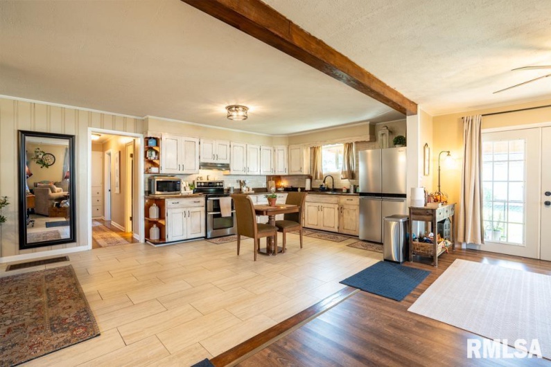 516 8TH Street, Herrin, Illinois 62948, 3 Bedrooms Bedrooms, 0 ,2 BathroomsBathrooms,Residential,For Sale,8TH,0,RMAPA1263566