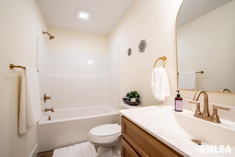 659 COPPER CREEK Lane, Herrin, Illinois 62948, 3 Bedrooms Bedrooms, 0 ,2 BathroomsBathrooms,Residential,For Sale,COPPER CREEK,0,RMAPA1263568