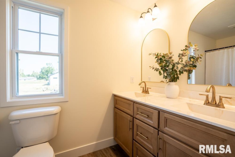 659 COPPER CREEK Lane, Herrin, Illinois 62948, 3 Bedrooms Bedrooms, 0 ,2 BathroomsBathrooms,Residential,For Sale,COPPER CREEK,0,RMAPA1263568