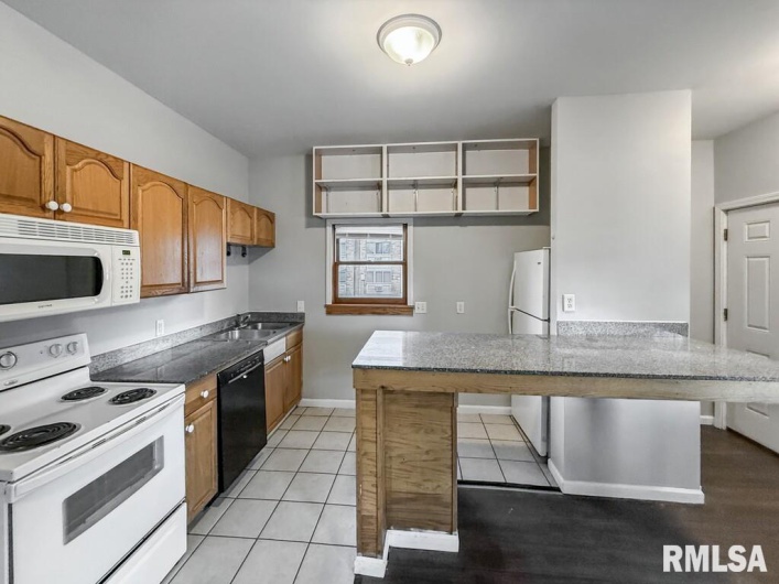 319/321 COLLEGE Street, Carbondale, Illinois 62901, 0 , 0 ,0,Residential Income,For Sale,COLLEGE,0,RMAPA1263586