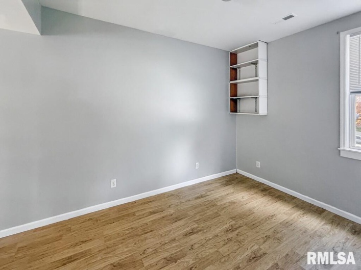 319/321 COLLEGE Street, Carbondale, Illinois 62901, 0 , 0 ,0,Residential Income,For Sale,COLLEGE,0,RMAPA1263586