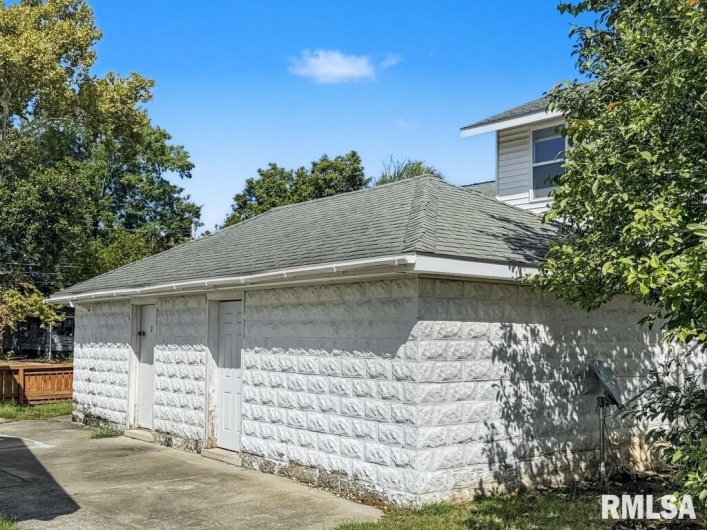 319/321 COLLEGE Street, Carbondale, Illinois 62901, 0 , 0 ,0,Residential Income,For Sale,COLLEGE,0,RMAPA1263586