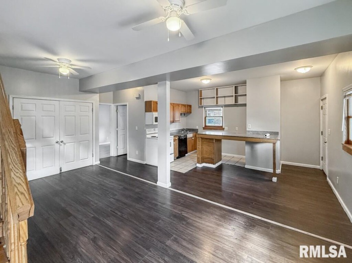 319/321 COLLEGE Street, Carbondale, Illinois 62901, 0 , 0 ,0,Residential Income,For Sale,COLLEGE,0,RMAPA1263586