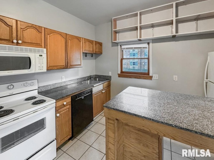 319/321 COLLEGE Street, Carbondale, Illinois 62901, 0 , 0 ,0,Residential Income,For Sale,COLLEGE,0,RMAPA1263586