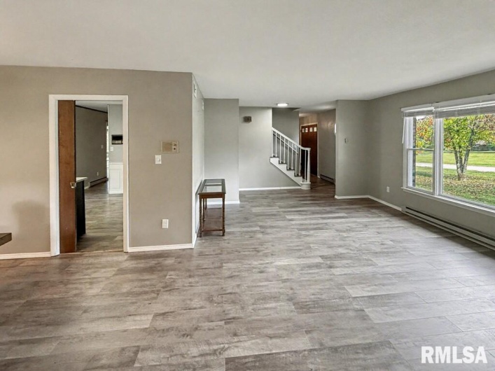 39 Butternut Hill Drive, Carbondale, Illinois 52903, 5 Bedrooms Bedrooms, 0 ,3 BathroomsBathrooms,Residential,For Sale,Butternut Hill,0,RMAPA1263580