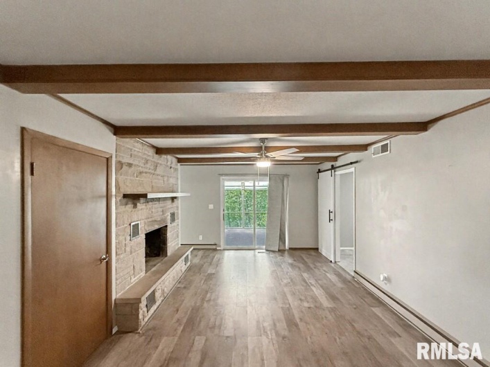 39 Butternut Hill Drive, Carbondale, Illinois 52903, 5 Bedrooms Bedrooms, 0 ,3 BathroomsBathrooms,Residential,For Sale,Butternut Hill,0,RMAPA1263580