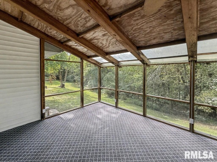 39 Butternut Hill Drive, Carbondale, Illinois 52903, 5 Bedrooms Bedrooms, 0 ,3 BathroomsBathrooms,Residential,For Sale,Butternut Hill,0,RMAPA1263580