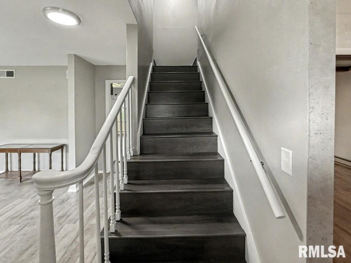 39 Butternut Hill Drive, Carbondale, Illinois 52903, 5 Bedrooms Bedrooms, 0 ,3 BathroomsBathrooms,Residential,For Sale,Butternut Hill,0,RMAPA1263580