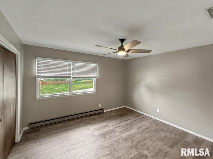 39 Butternut Hill Drive, Carbondale, Illinois 52903, 5 Bedrooms Bedrooms, 0 ,3 BathroomsBathrooms,Residential,For Sale,Butternut Hill,0,RMAPA1263580