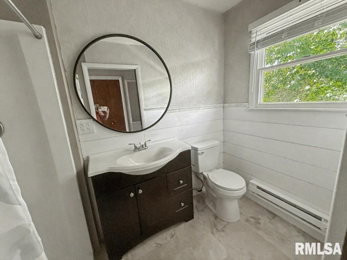 39 Butternut Hill Drive, Carbondale, Illinois 52903, 5 Bedrooms Bedrooms, 0 ,3 BathroomsBathrooms,Residential,For Sale,Butternut Hill,0,RMAPA1263580