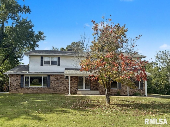 39 Butternut Hill Drive, Carbondale, Illinois 52903, 5 Bedrooms Bedrooms, 0 ,3 BathroomsBathrooms,Residential,For Sale,Butternut Hill,0,RMAPA1263580