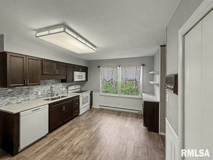 39 Butternut Hill Drive, Carbondale, Illinois 52903, 5 Bedrooms Bedrooms, 0 ,3 BathroomsBathrooms,Residential,For Sale,Butternut Hill,0,RMAPA1263580