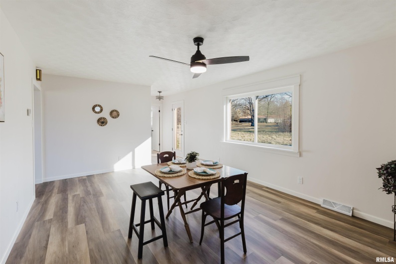 17666 Highway 37 Route, West Frankfort, Illinois 62896, 3 Bedrooms Bedrooms, 0 ,2 BathroomsBathrooms,Residential,For Sale,Highway 37,0,RMAPA1263704