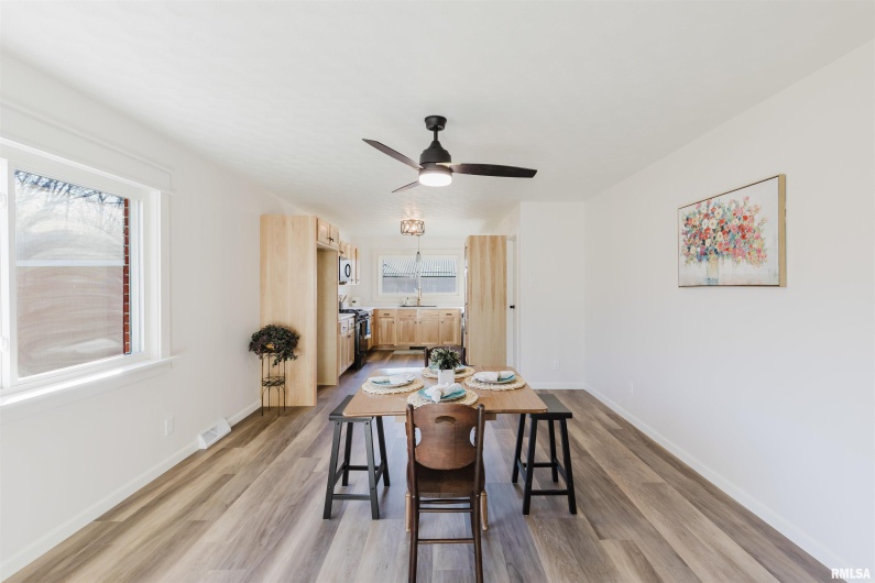 17666 Highway 37 Route, West Frankfort, Illinois 62896, 3 Bedrooms Bedrooms, 0 ,2 BathroomsBathrooms,Residential,For Sale,Highway 37,0,RMAPA1263704