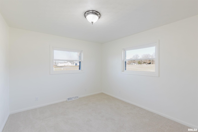 17666 Highway 37 Route, West Frankfort, Illinois 62896, 3 Bedrooms Bedrooms, 0 ,2 BathroomsBathrooms,Residential,For Sale,Highway 37,0,RMAPA1263704