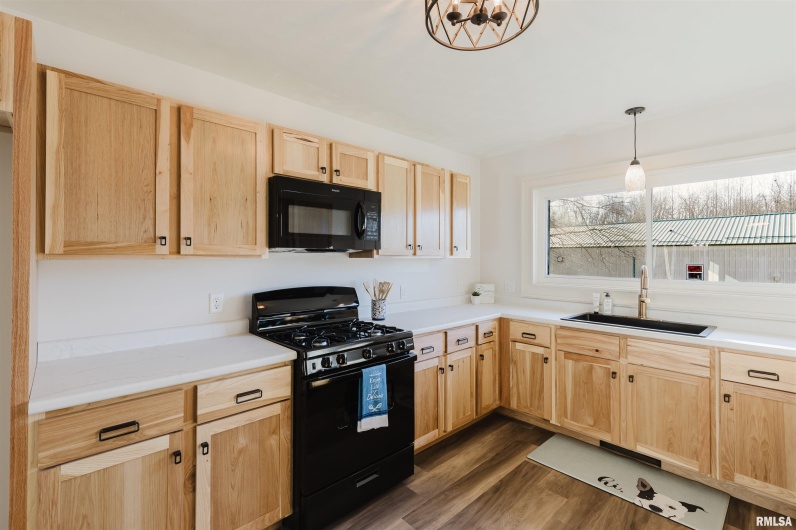 17666 Highway 37 Route, West Frankfort, Illinois 62896, 3 Bedrooms Bedrooms, 0 ,2 BathroomsBathrooms,Residential,For Sale,Highway 37,0,RMAPA1263704