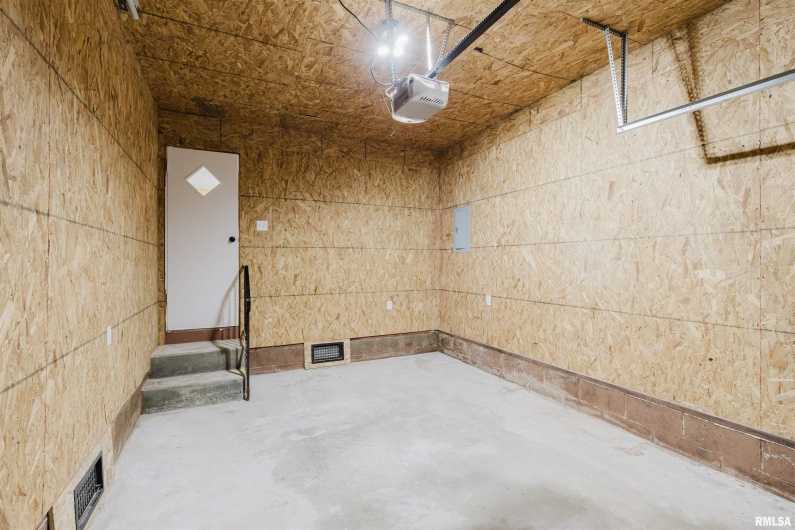 17666 Highway 37 Route, West Frankfort, Illinois 62896, 3 Bedrooms Bedrooms, 0 ,2 BathroomsBathrooms,Residential,For Sale,Highway 37,0,RMAPA1263704