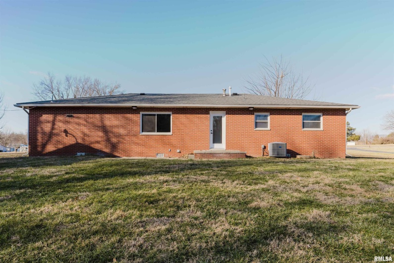 17666 Highway 37 Route, West Frankfort, Illinois 62896, 3 Bedrooms Bedrooms, 0 ,2 BathroomsBathrooms,Residential,For Sale,Highway 37,0,RMAPA1263704