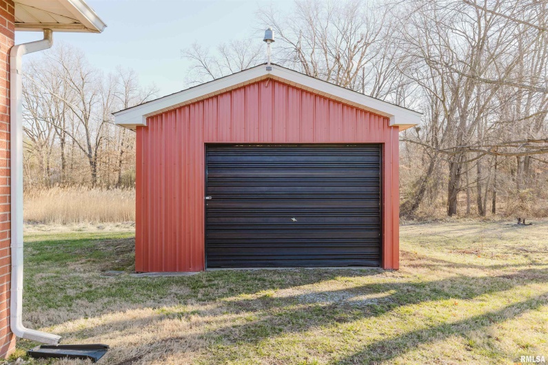 17666 Highway 37 Route, West Frankfort, Illinois 62896, 3 Bedrooms Bedrooms, 0 ,2 BathroomsBathrooms,Residential,For Sale,Highway 37,0,RMAPA1263704