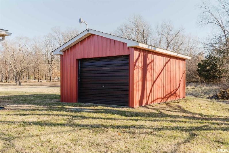 17666 Highway 37 Route, West Frankfort, Illinois 62896, 3 Bedrooms Bedrooms, 0 ,2 BathroomsBathrooms,Residential,For Sale,Highway 37,0,RMAPA1263704