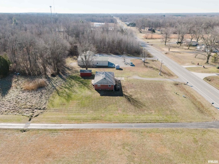 17666 Highway 37 Route, West Frankfort, Illinois 62896, 3 Bedrooms Bedrooms, 0 ,2 BathroomsBathrooms,Residential,For Sale,Highway 37,0,RMAPA1263704