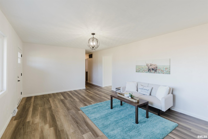 17666 Highway 37 Route, West Frankfort, Illinois 62896, 3 Bedrooms Bedrooms, 0 ,2 BathroomsBathrooms,Residential,For Sale,Highway 37,0,RMAPA1263704