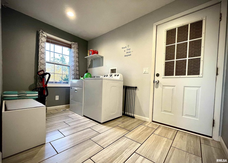 112 HILLCREST Drive, Goreville, Illinois 62939, 4 Bedrooms Bedrooms, 0 ,3 BathroomsBathrooms,Residential,For Sale,HILLCREST,0,RMAPA1263720