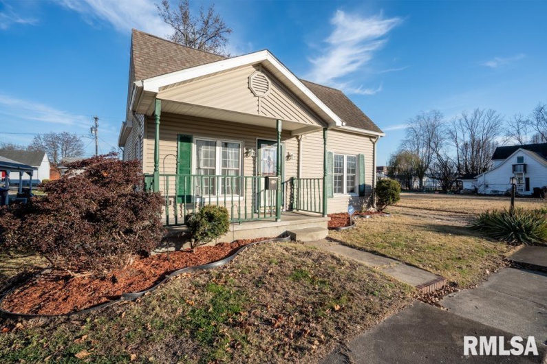 512 16TH Street, Herrin, Illinois 62948, 2 Bedrooms Bedrooms, 0 ,1 BathroomBathrooms,Residential,For Sale,16TH,0,RMAPA1263729