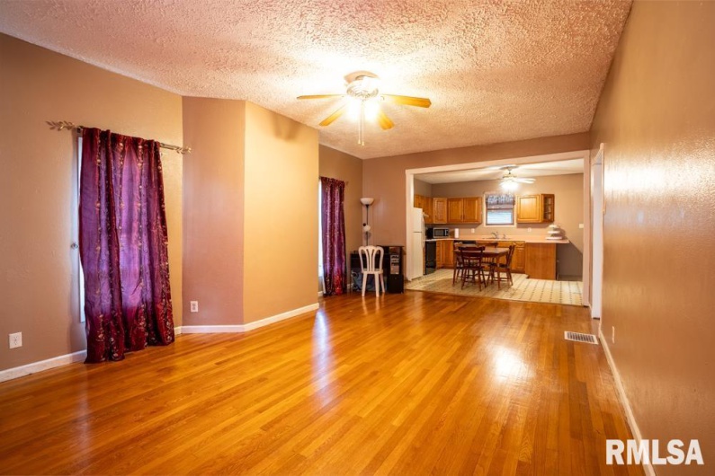 512 16TH Street, Herrin, Illinois 62948, 2 Bedrooms Bedrooms, 0 ,1 BathroomBathrooms,Residential,For Sale,16TH,0,RMAPA1263729