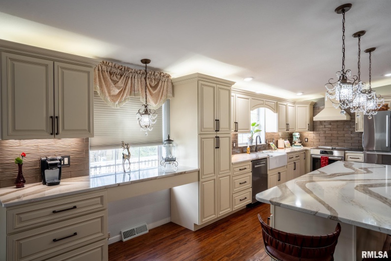 12451 Dahmer Way, Carterville, Illinois 62918, 5 Bedrooms Bedrooms, 0 ,3 BathroomsBathrooms,Residential,For Sale,Dahmer,0,RMAPA1263732