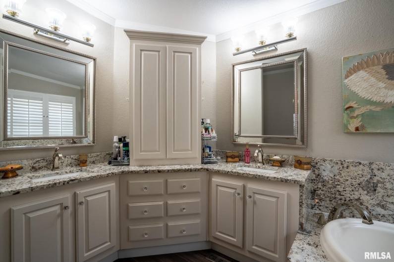 12451 Dahmer Way, Carterville, Illinois 62918, 5 Bedrooms Bedrooms, 0 ,3 BathroomsBathrooms,Residential,For Sale,Dahmer,0,RMAPA1263732