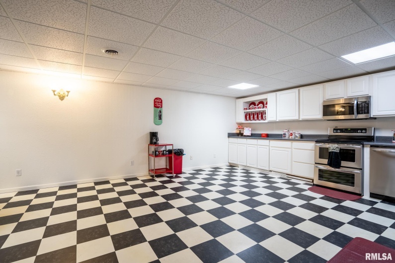 12451 Dahmer Way, Carterville, Illinois 62918, 5 Bedrooms Bedrooms, 0 ,3 BathroomsBathrooms,Residential,For Sale,Dahmer,0,RMAPA1263732