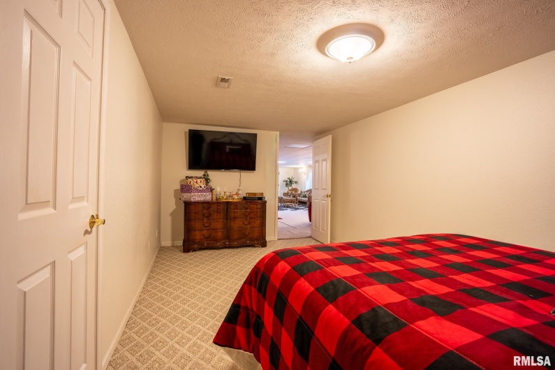 12451 Dahmer Way, Carterville, Illinois 62918, 5 Bedrooms Bedrooms, 0 ,3 BathroomsBathrooms,Residential,For Sale,Dahmer,0,RMAPA1263732