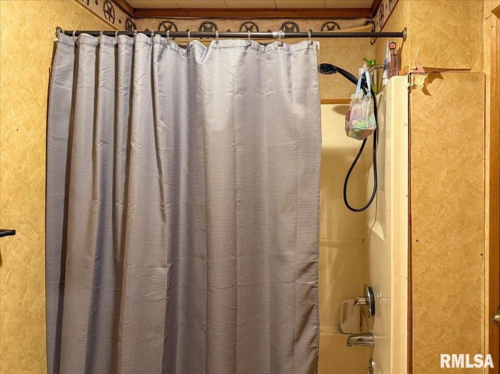 24 Fox Trott Lane, Golconda, Illinois 62938, 3 Bedrooms Bedrooms, 0 ,2 BathroomsBathrooms,Residential,For Sale,Fox Trott,0,RMAPA1263733