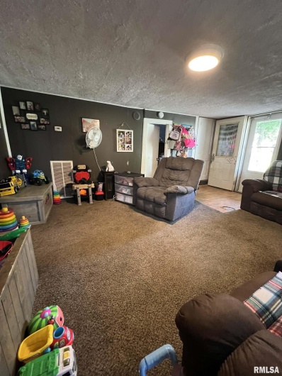 212 MAIN Street, Eddyville, Illinois 62928, 3 Bedrooms Bedrooms, 0 ,1 BathroomBathrooms,Residential,For Sale,MAIN,0,RMAPA1263734