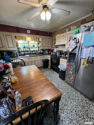 212 MAIN Street, Eddyville, Illinois 62928, 3 Bedrooms Bedrooms, 0 ,1 BathroomBathrooms,Residential,For Sale,MAIN,0,RMAPA1263734